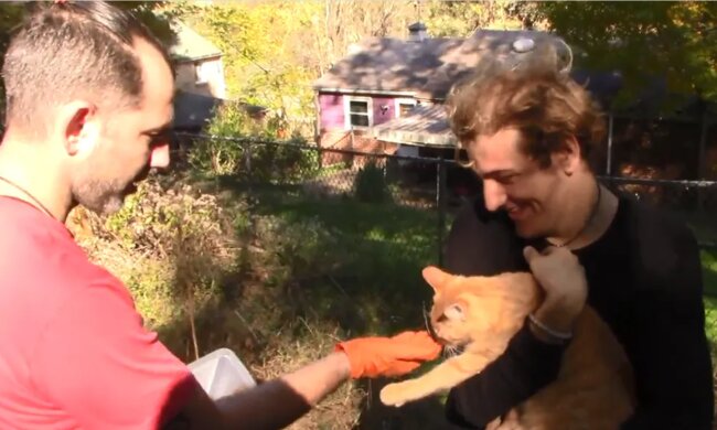 Ein Mann repariert kostenlos Häuser und Autos, rettet Tiere und hat sogar einem Fremden seine Niere gespendet