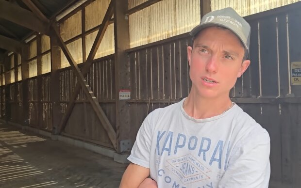 „Ich schulde 40.000 Euro – und niemand will mir helfen“. Quelle: Youtube Screenshot