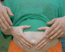 Nach 14 erfolglosen Versuchen schwanger zu werden, brachte eine Frau eine Tochter zur Welt