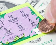 Unrealistisches Glück: Frau knackt zwei 1-Millionen-Dollar-Jackpots in einer Lotterie innerhalb von 2 Monaten