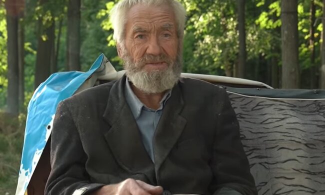 Ein Mann, der vierzig Jahre lang in einer Höhle lebt. Quelle: Youtube Screenshot