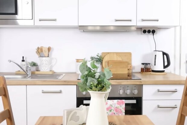 Komfort und Ordnung in der Küche mühelos. Quelle: Screenshot YouTube