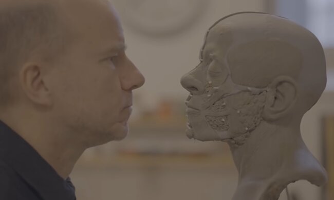 Prozess der Gesichtsrekonstruktion. Quelle: Screenshot YouTube