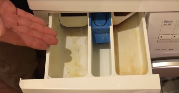 Fächer in einer Waschmaschine. Quelle: Screenshot YouTube