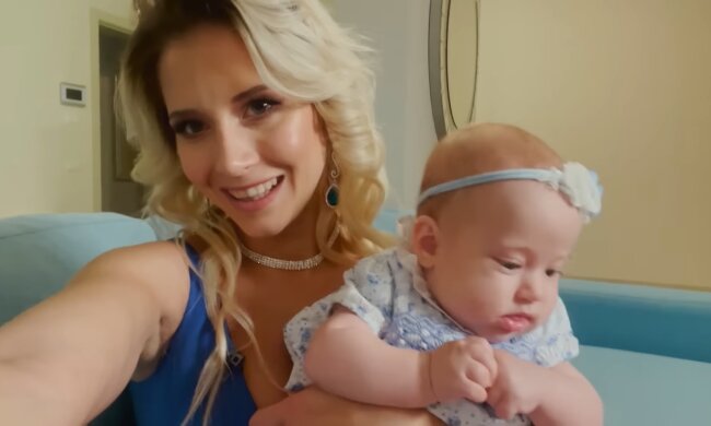 Die Hingabe einer jungen Mutter. Quelle: Youtube Screenshot