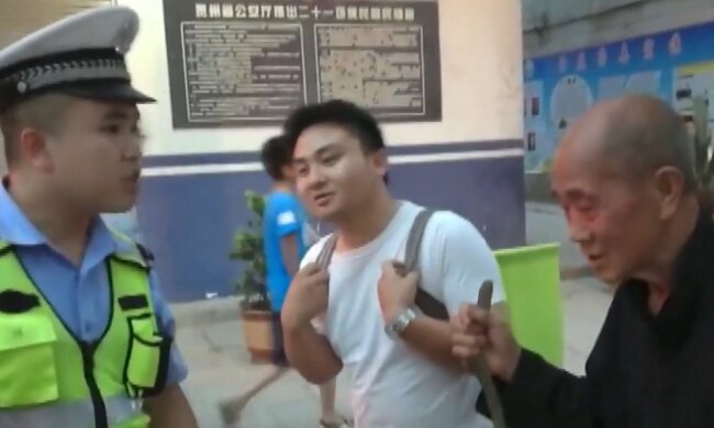 Ein 80-jähriger Großvater beschloss, 60 Kilometer zu laufen, um seinen Enkel zu ernähren