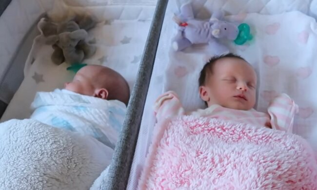 Besondere Zwillinge ungewöhnlicher Eltern. Quelle: Screenshot YouTube