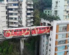 "Wunder der Technik": In China fährt ein Zug direkt durch ein Wohnhaus
