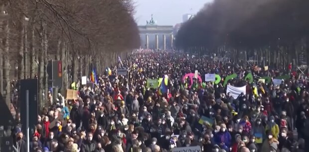 Demonstration in Berlin zur Unterstützung der Ukraine. Quelle: Youtube Screenshot
