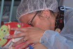 Krankenschwester adoptiert ausgesetztes Baby in Berliner Klinik. Quelle: Youtube Screenshot