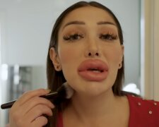 Das ungewöhnliche Beauty-Ritual einer jungen Frau. Quelle: Youtube Screenshot