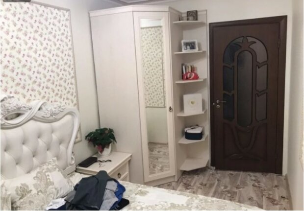 Gegen Regeln: Menschen verwandelten einen engen Raum in ein prächtiges Schlafzimmer
