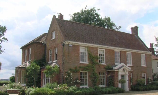 Ein Paar kaufte ein Haus und fand eine Geheimtür, die in die Vergangenheit führte