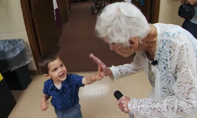 Benjamin Olson und Mary O'Neill. Quelle: Youtube Screenshot