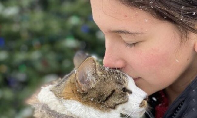 Sidney Herzberg mit ihrem Haustier. Quelle: www. pulse.сom