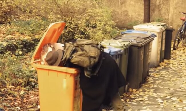 Tägliche Flaschensammlung. Quelle: Youtube Screenshot