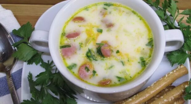 Wurstsuppe: ein herzhaftes und einfaches Gericht zum Mittag und Abendessen