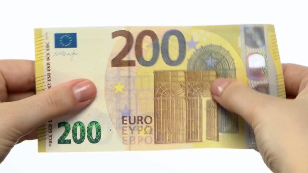 Mehr Geld für Beschäftigte. Quelle: Youtube Screenshot