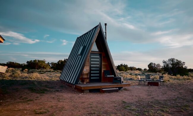 Hütte. Quelle: YouTube Screenshot