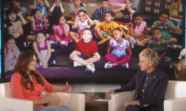 Gutselige Lehrerin und Ellen. Quelle: Screenshot YouTube