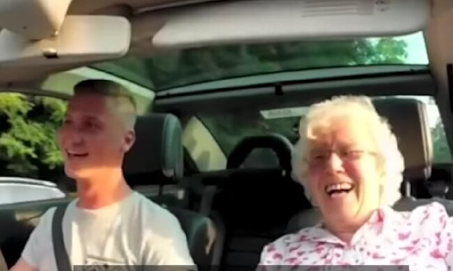 Ein würdiges Geschenk von einem Verwandten. Quelle: Screenshot YouTube