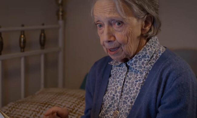 Eine Dame im fortgeschrittenen Alter. Quelle: Youtube Screenshot