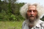 „Ich habe genug von den Menschen“: Warum ein 73-Jähriger in den Wald zog