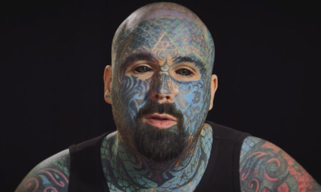 Die Leinwand des Lebens: Ein Mann, der seinen ganzen Körper zu 100 Prozent mit Tattoos bedeckt hat