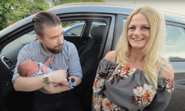 Das Paar hatte keine Ahnung, dass es ein Baby erwartete. Quelle: Screenshot YouTube