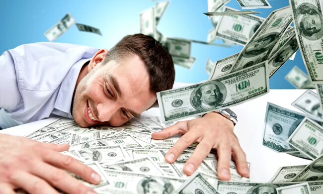 Ein Mann und viel Geld. Quelle: Screenshot YouTube