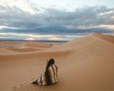 Wie die Frau aus Australien es schaffte, zwölf Tage in einer Wüste zu überleben