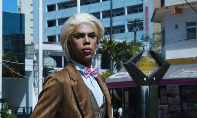 Ein Ken-ähnlicher Mann. Quelle: Youtube Screenshot