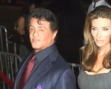 Sylvester Stallone, Jennifer Flavin. Quelle: Youtube Screenshot