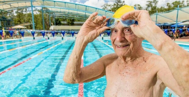 Der 99-jährige bricht den Weltrekord im Freestyle-Schwimmen