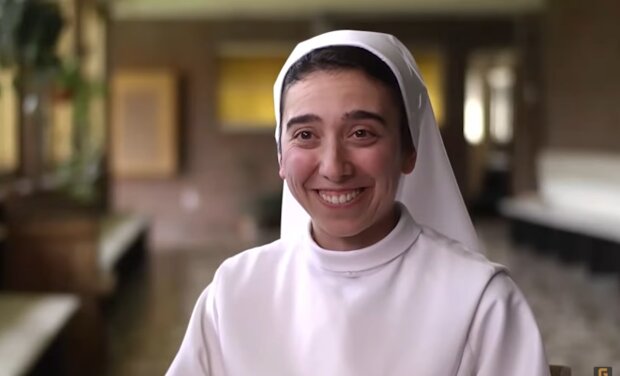 Ein 50-jähriger Mönch verliebte sich in eine Nonne und holte sie aus dem Kloster: Wie sich ihr Schicksal entwickelte