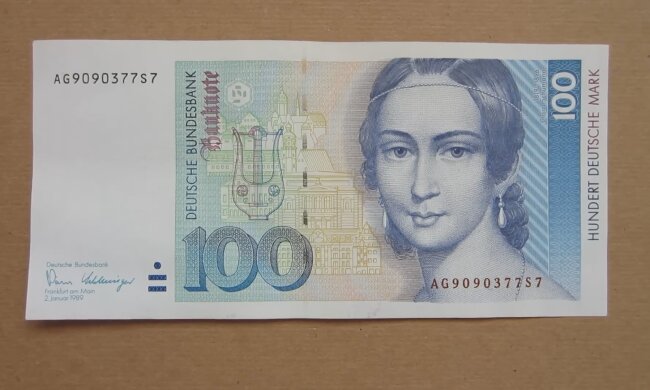 1970 tankte man mit 100 Mark voll: heute reicht’s kaum für den halben Tank