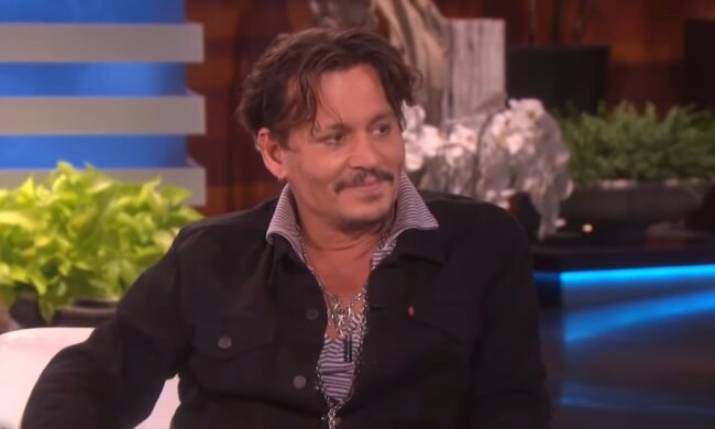 "Ich habe Karies und es ist okay": warum Johnny Depp seine Zähne nicht behandeln lässt