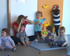 Warum die Mehrheit der Familien auf Kitas von der Stadt setzt. Quelle: Youtube Screenshot