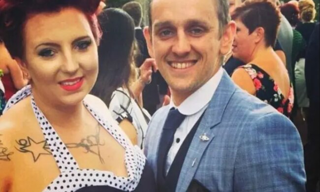 Das Paar überzeugte seine Verwandten, ihre Arbeit aufzugeben, und versprach, ein Erbe mit ihnen zu teilen, das es nie hatte