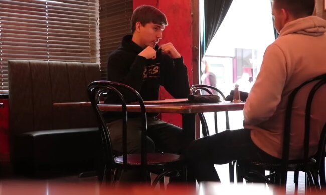 Der Mann, der kein Trinkgeld mehr gibt. Quelle: Youtube Screenshot