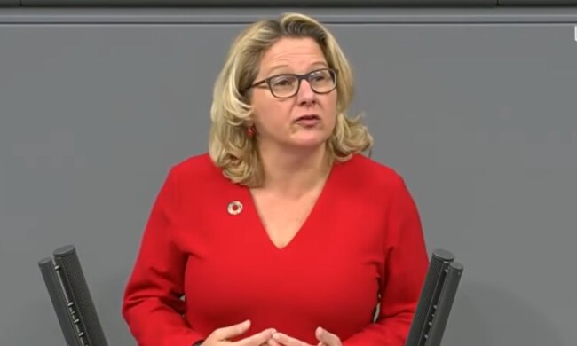 Überraschende Ankündigung der Ministerin. Quelle: Screenshot YouTube