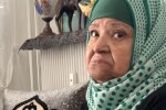 Aufzug außer Betrieb – Rentnerin kämpft sich täglich nach oben. Quelle: Youtube Screenshot
