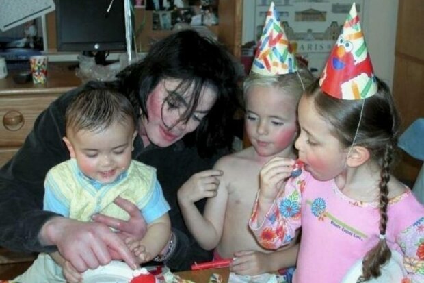 Wie die drei Kinder von Michael Jackson heute aussehen ...