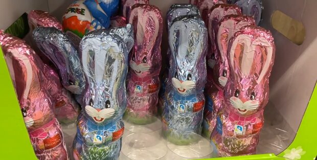 7-Euro-Osterhase sorgt für Stirnrunzeln bei Familien. Quelle: Youtube Screenshot