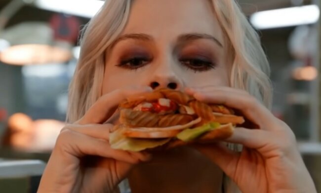 Die Besitzerin einer seltsamen Phobie. Quelle: Screenshot YouTube