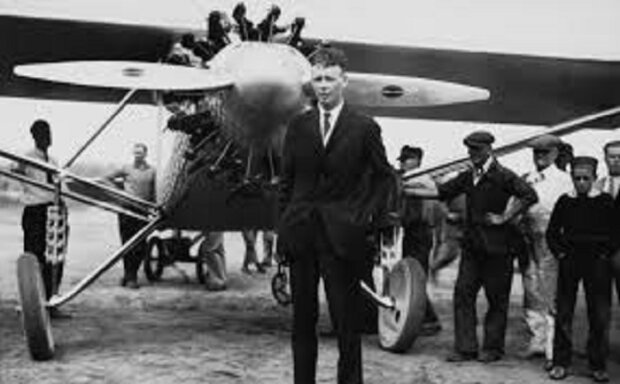 Die Geschichte von Charles Lindbergh: Der Mann, der den Atlantik zum ersten Mal alleine geflogen ist