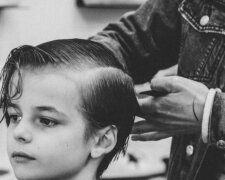 Nicht für den Rekord: Ein Friseur macht 12 Stunden lang Haarschnitte für bedürftige Kinder