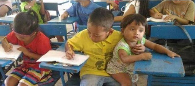 Er wollte die Schule nicht verpassen: Ein 7-jähriger Junge nahm seinen kleinen Bruder für einen Unterricht mit
