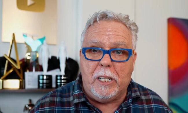 „Es reicht nicht zu reden – wir müssen spenden!“ Quelle: Youtube Screenshot