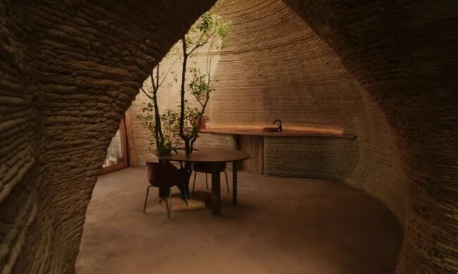 Modernes Gehäuse aus natürlichen Materialien. Quelle: Screenshot YouTube